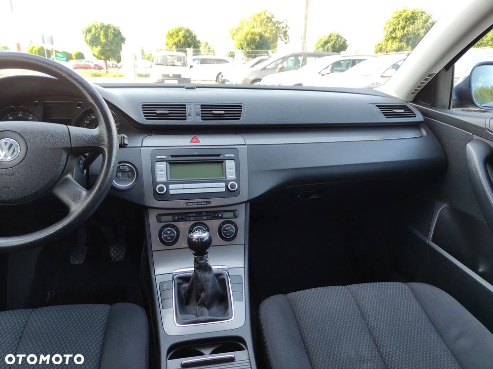 Volkswagen Passat - 19