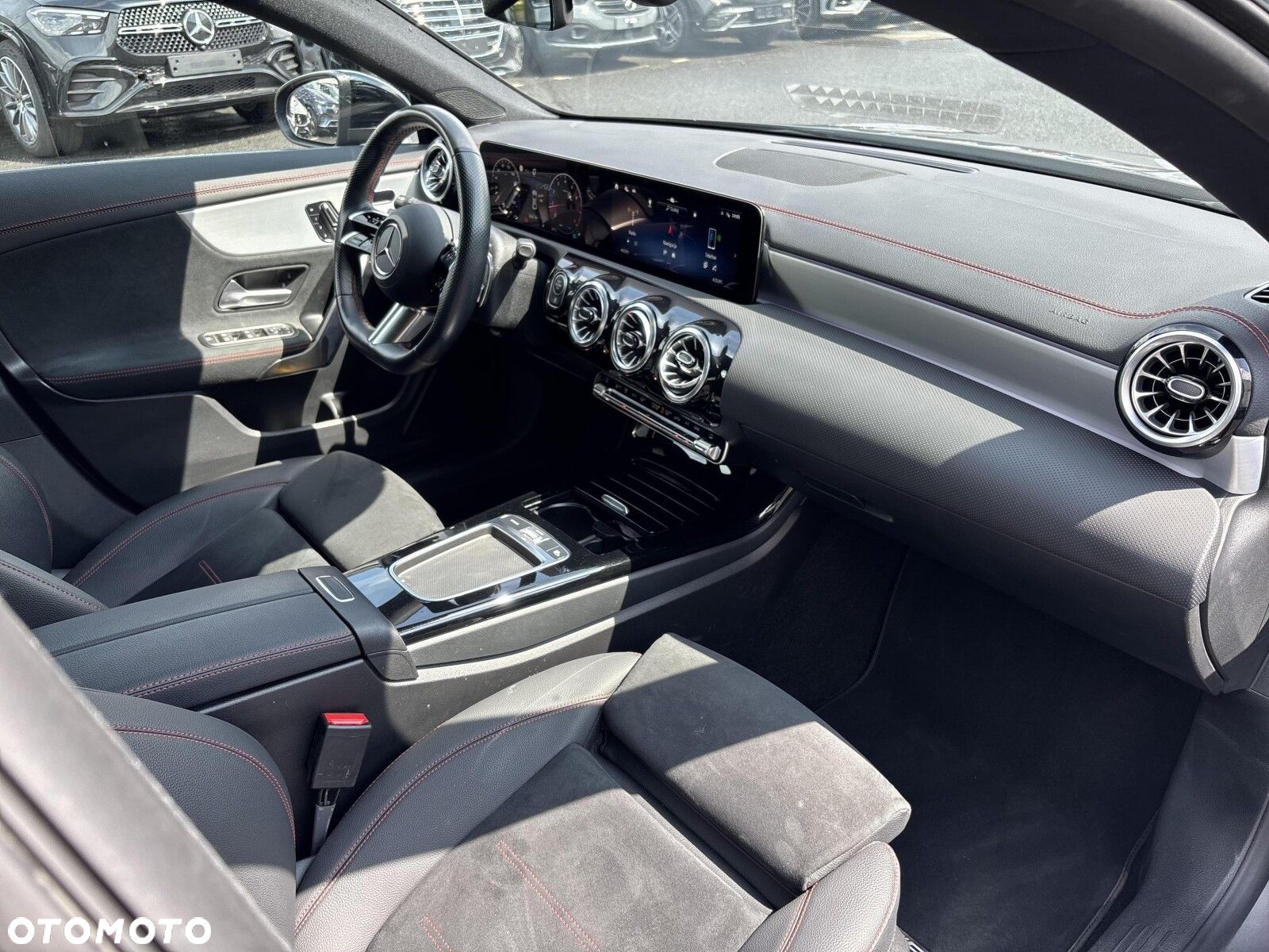 Mercedes-Benz CLA - 16