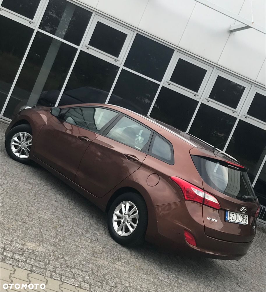 Hyundai i30 blue 1.6 CRDi Style - 10