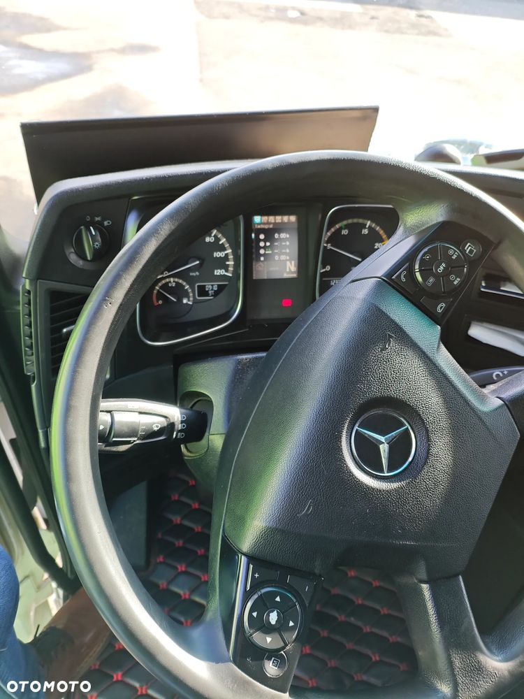 Mercedes-Benz Actros - 5