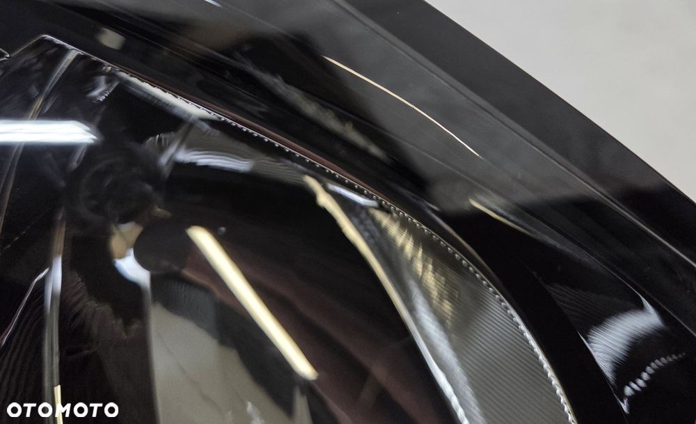 LAMPA PRAWA PRZÓD OPEL CORSA E EUROPA NOWA ORGINAŁ 39108223 - 4