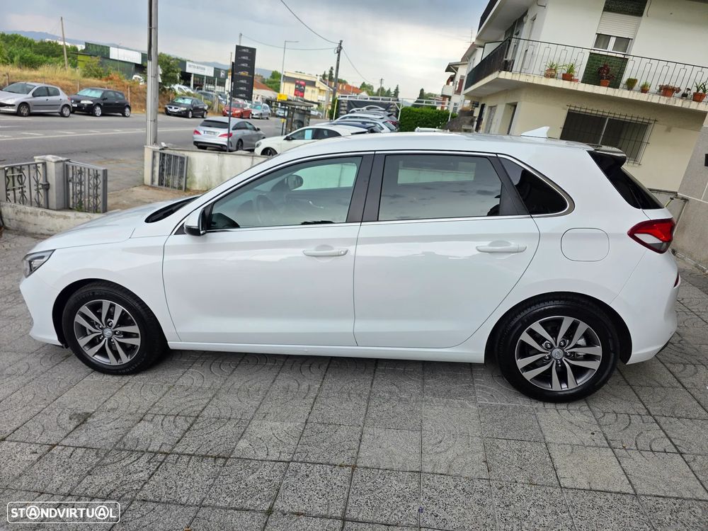 Hyundai i30 1.6 CRDI STyle+Navi - 23