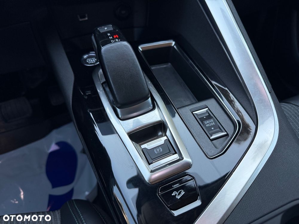 Peugeot 3008 1.6 PureTech Hybrid4 PHEV Allure S&S EAT8 - 20