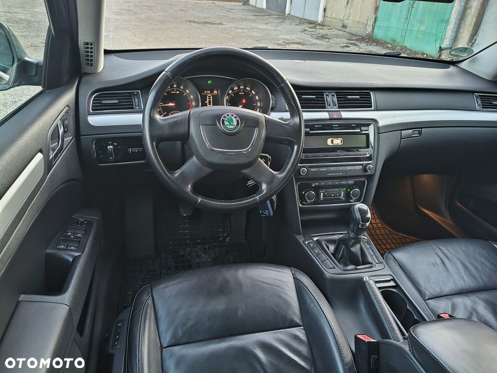 Skoda Superb 2.0 TDI Exclusive - 7