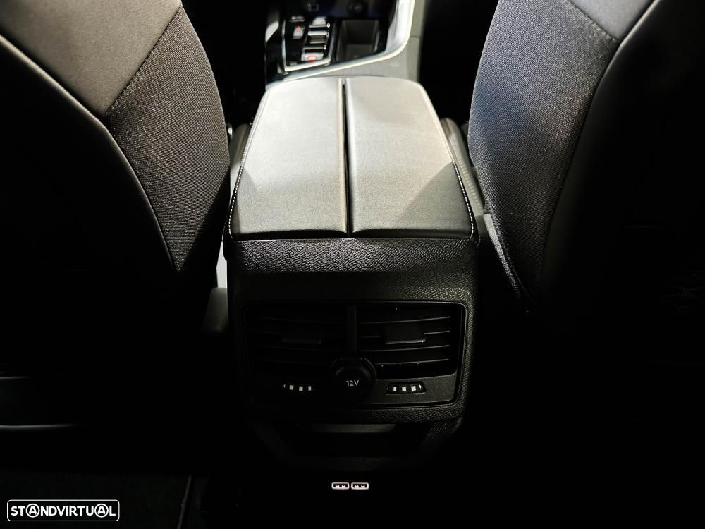 Peugeot 3008 1.6 Hybrid GT Pack e-EAT8 - 25