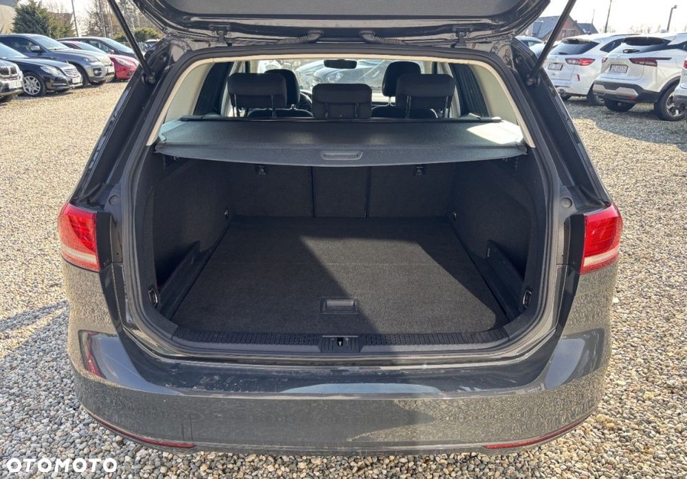 Volkswagen Passat - 6