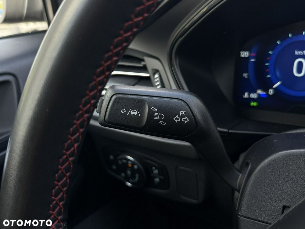 Ford Focus 1.5 EcoBlue STart-Stopp-System ST-LINE X - 19