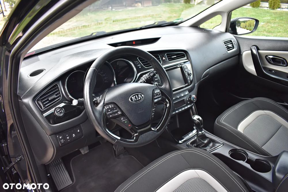 Kia Ceed 1.6 GDI Platinum Edition - 29