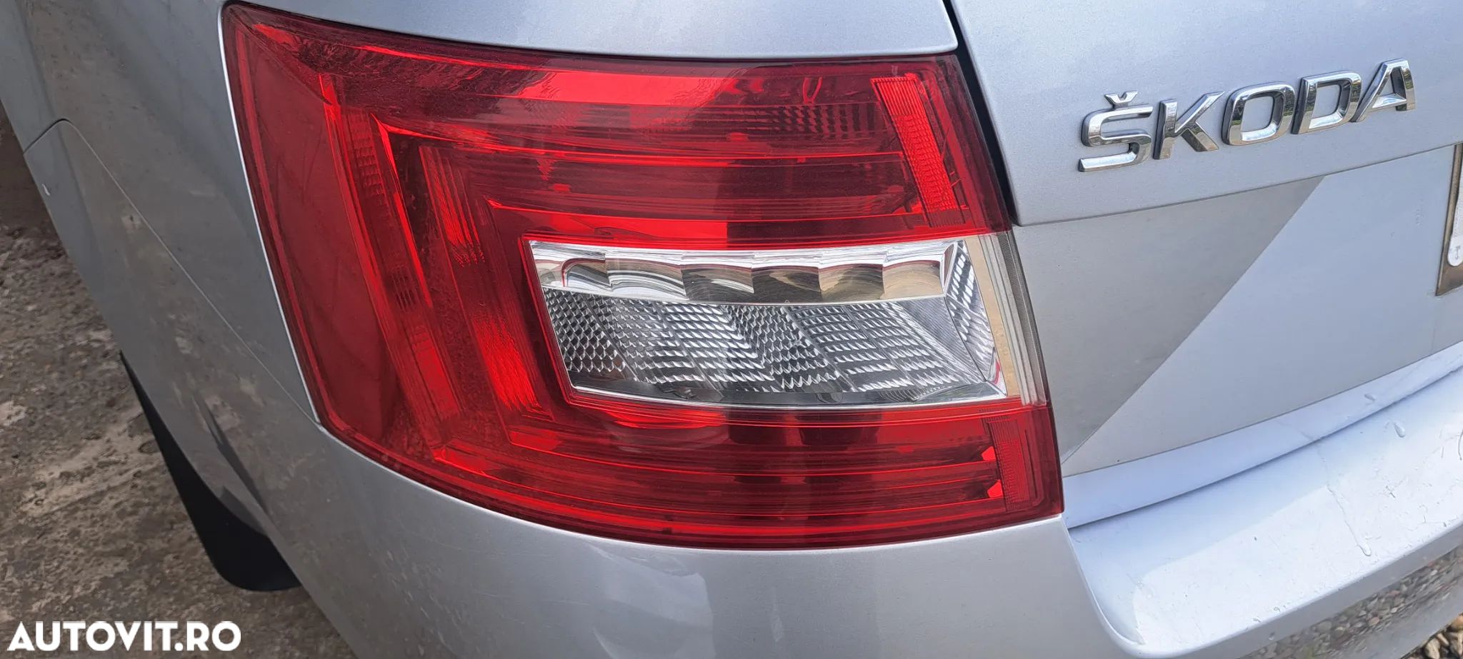 Lampa stop stanga spate Skoda Octavia 3 sedan - 1