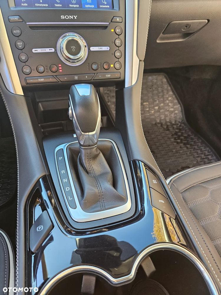 Ford Mondeo 2.0 Hybrid Vignale - 29