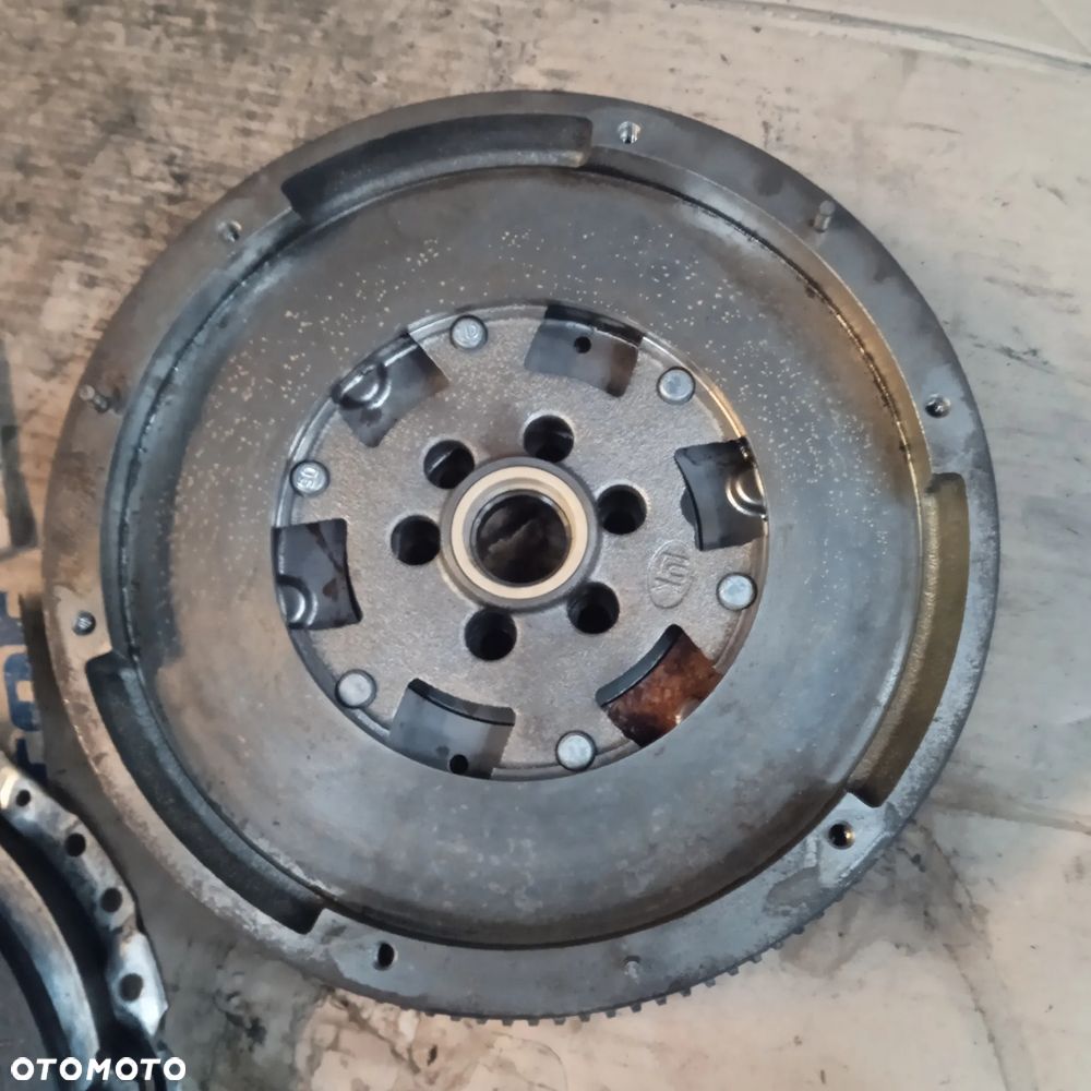 Sprzęgło dwumasowe Amarok 2.0TDI 03L141031D - 4