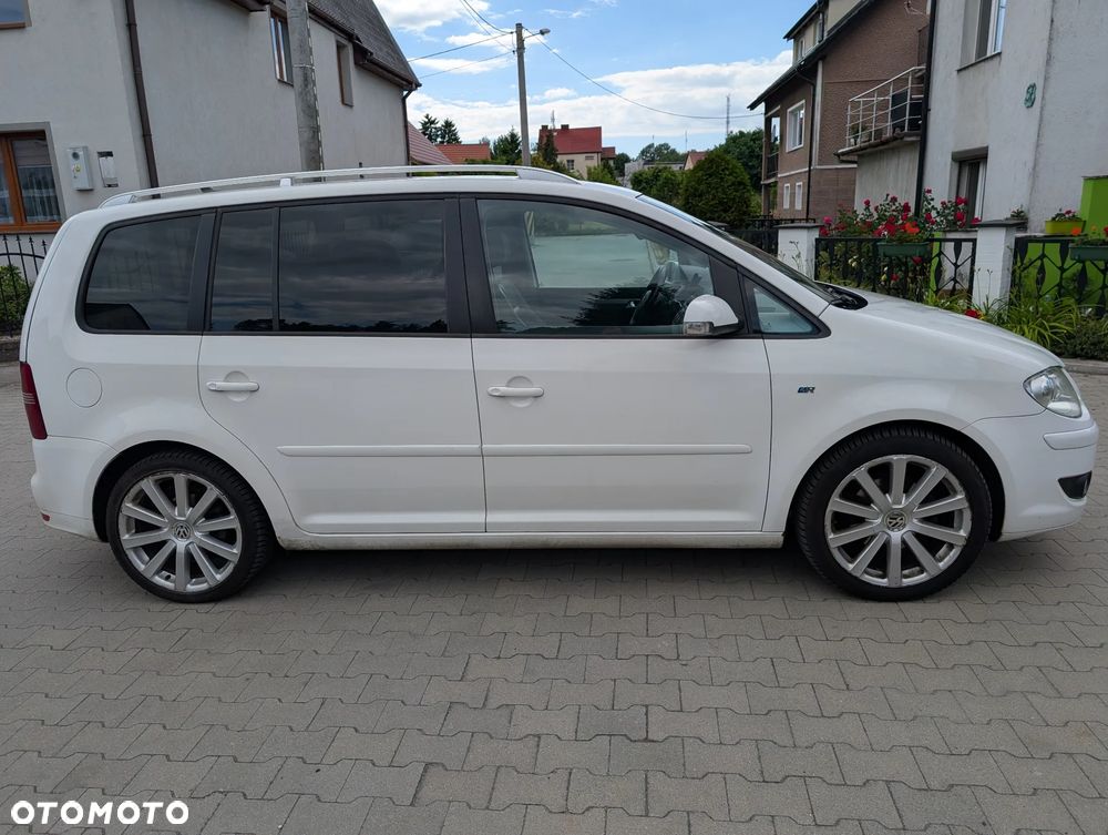 Volkswagen Touran 2.0 TDI DPF R-Line Edition - 2