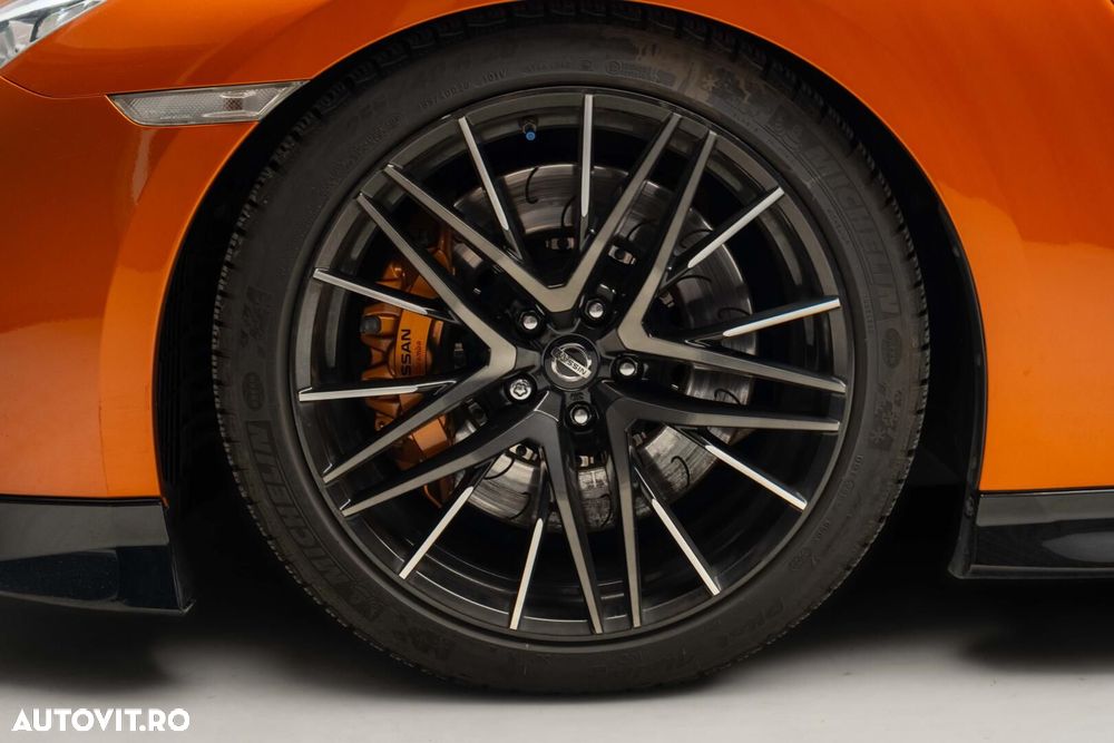 Nissan GT-R - 35
