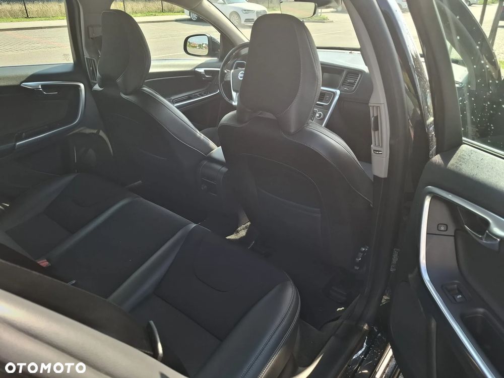 Volvo V60 D2 Base - 6