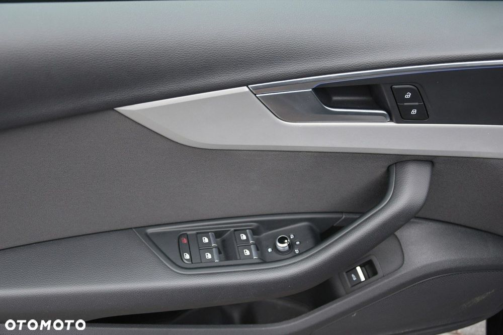 Audi A4 Limousine - 23