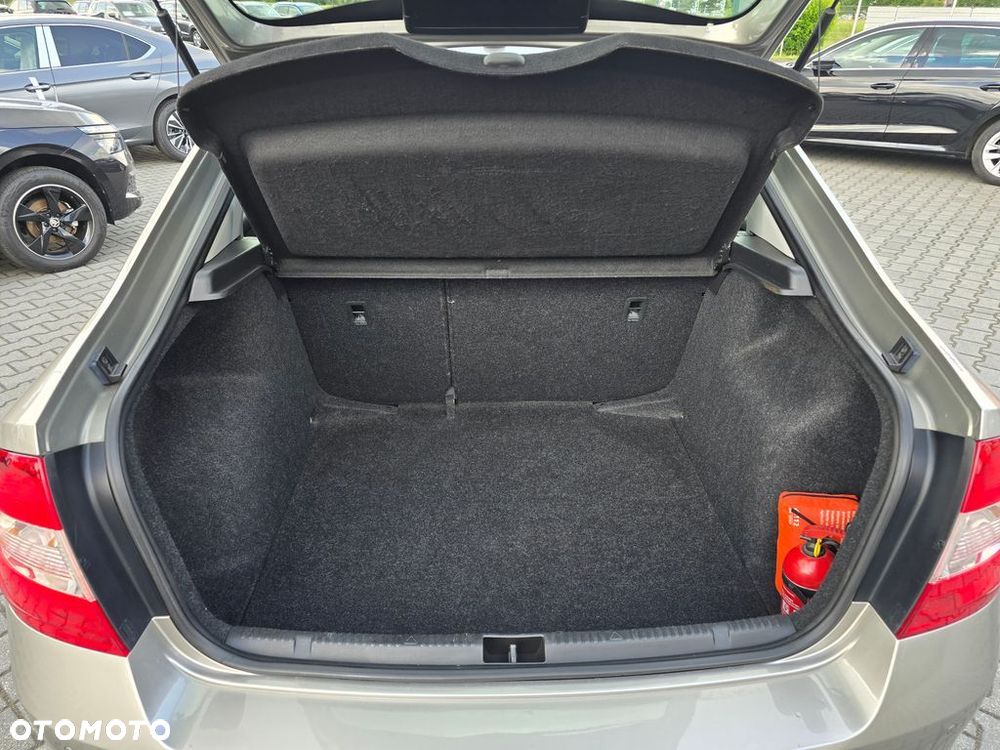 Skoda RAPID 1.2 TSI Ambition - 33