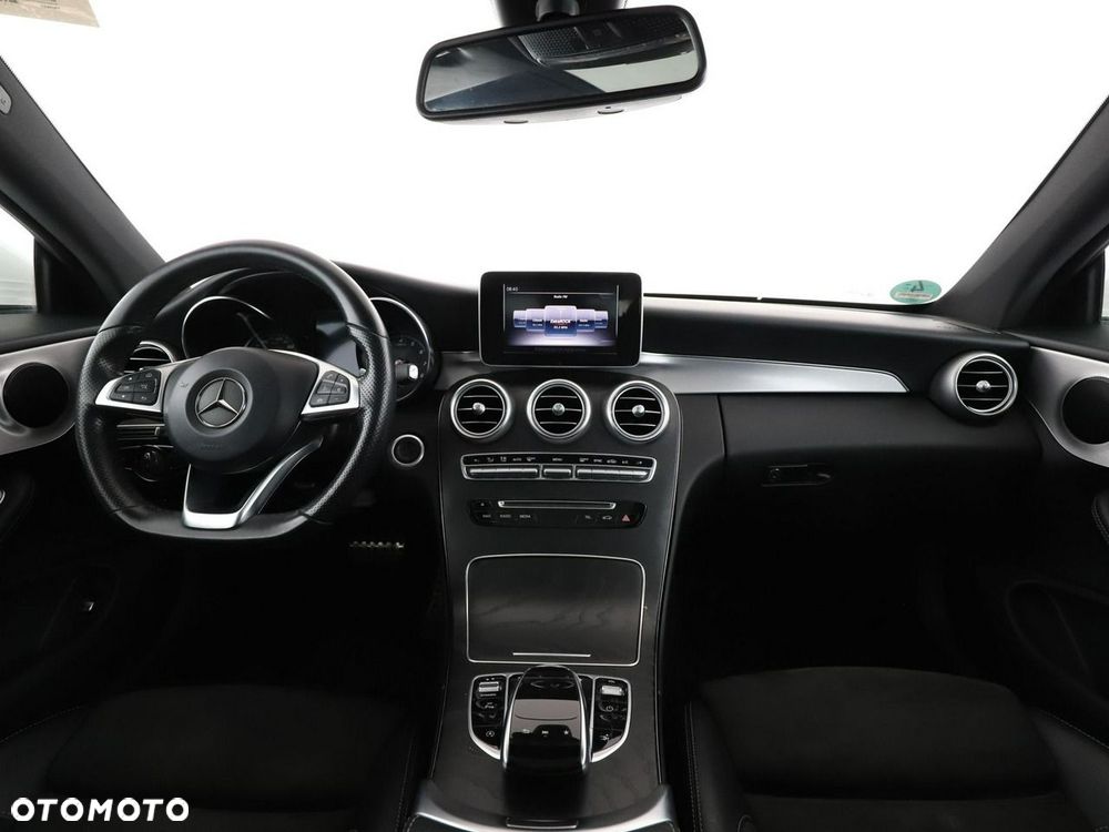 Mercedes-Benz Klasa C 200 9G-TRONIC AMG Line - 16