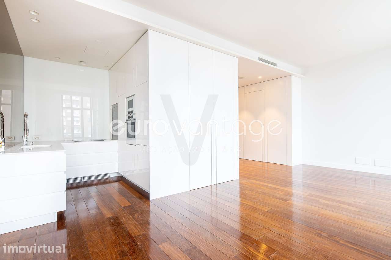 Apartamento T1 em Condomínio Fechado, Centro Leiria - Grande imagem: 3/19