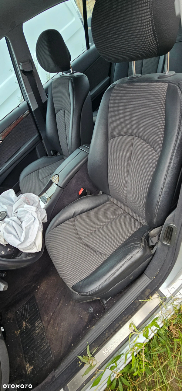 Fotele boczki półskóra kanapa elektryka pamięć Mercedes E Klasa W211 sedan