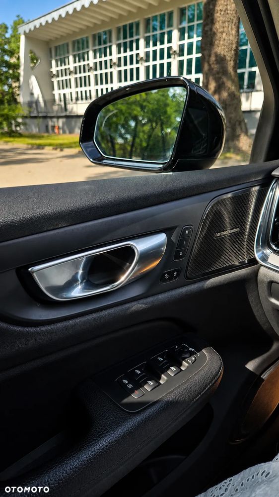 Volvo V60 T5 AWD Momentum Pro - 11