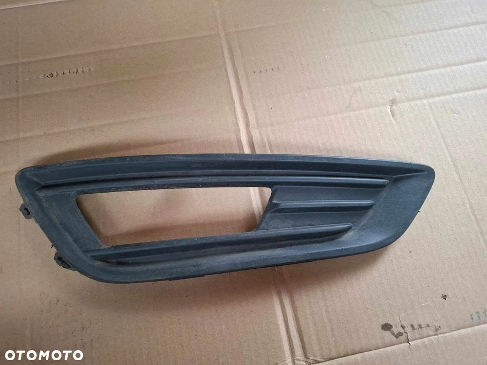 FORD FOCUS MK3 KRATKA ZDERZAKA PRAWA F1EB-15A298-A - 1