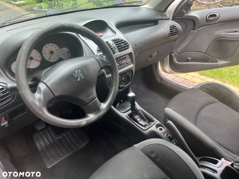 Peugeot 206 - 10
