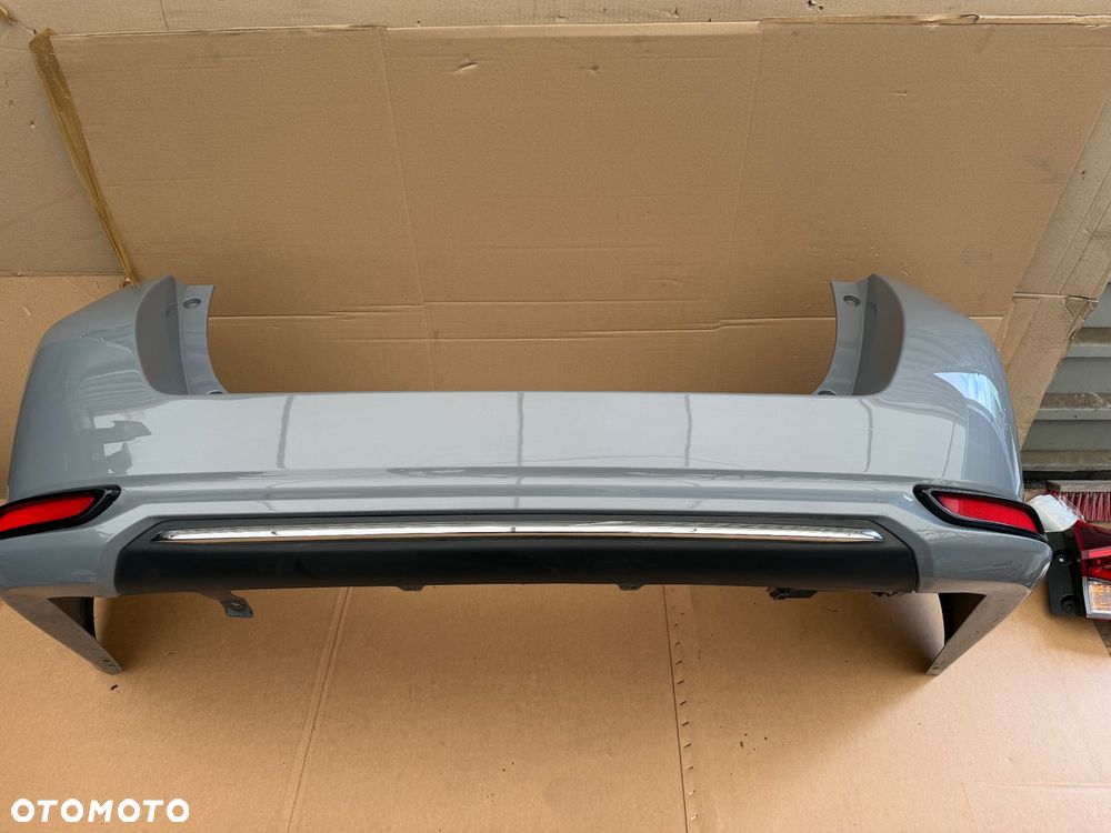 Toyota Auris II lift tylny zderzak kombi kompletny - 2