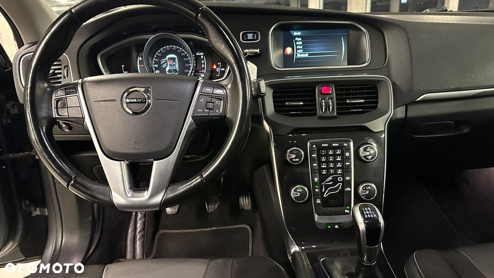 Volvo V40 - 18