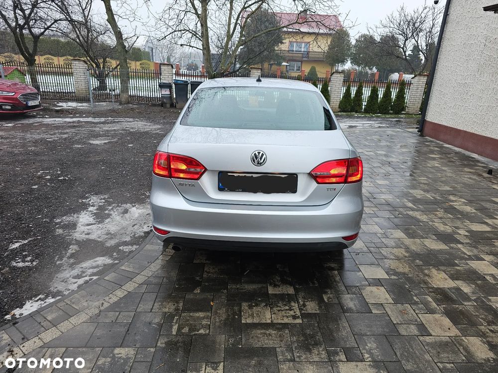 Volkswagen Jetta - 5