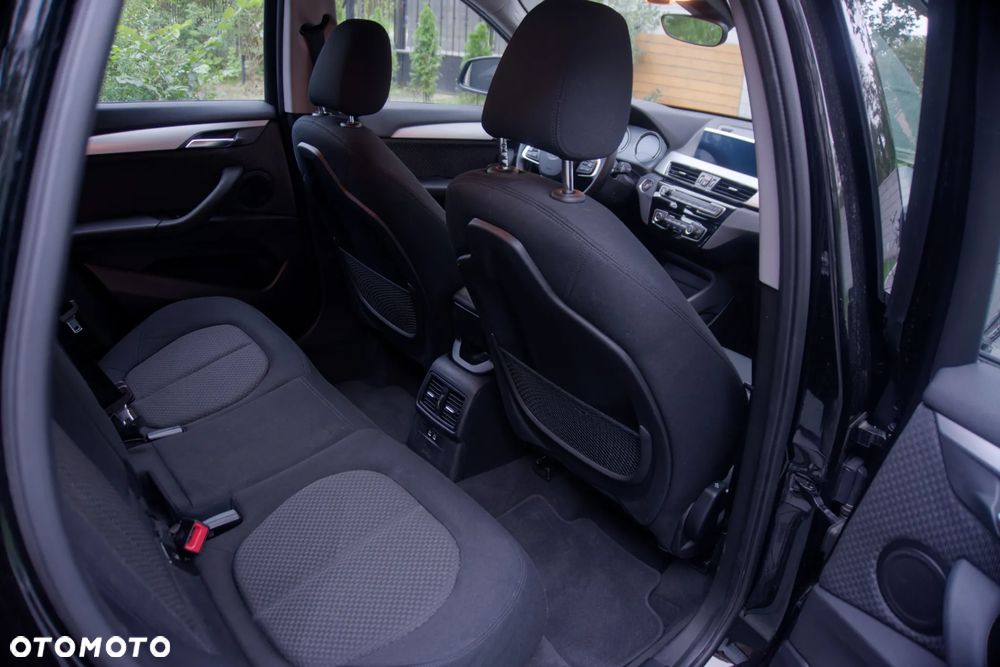 BMW X1 sDrive18i Advantage - 19