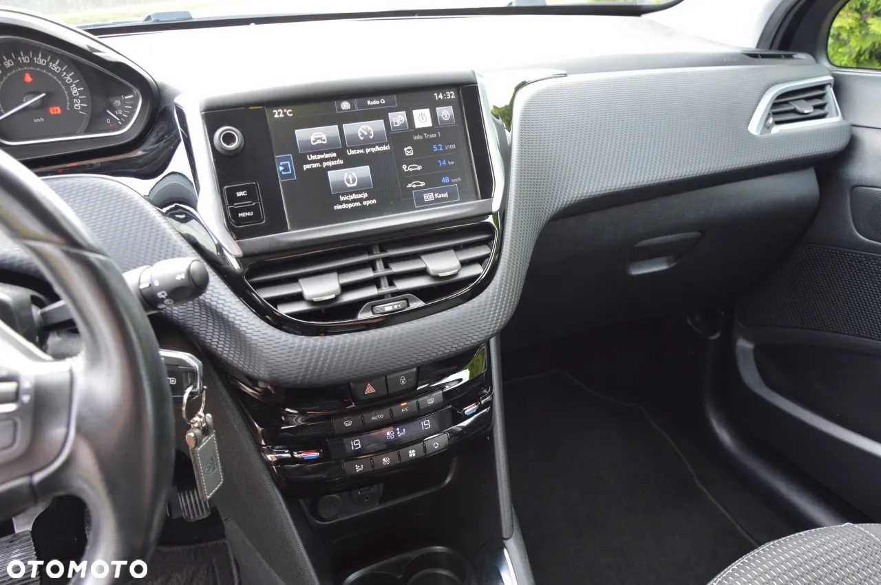 Peugeot 208 1.2 PureTech Allure - 11