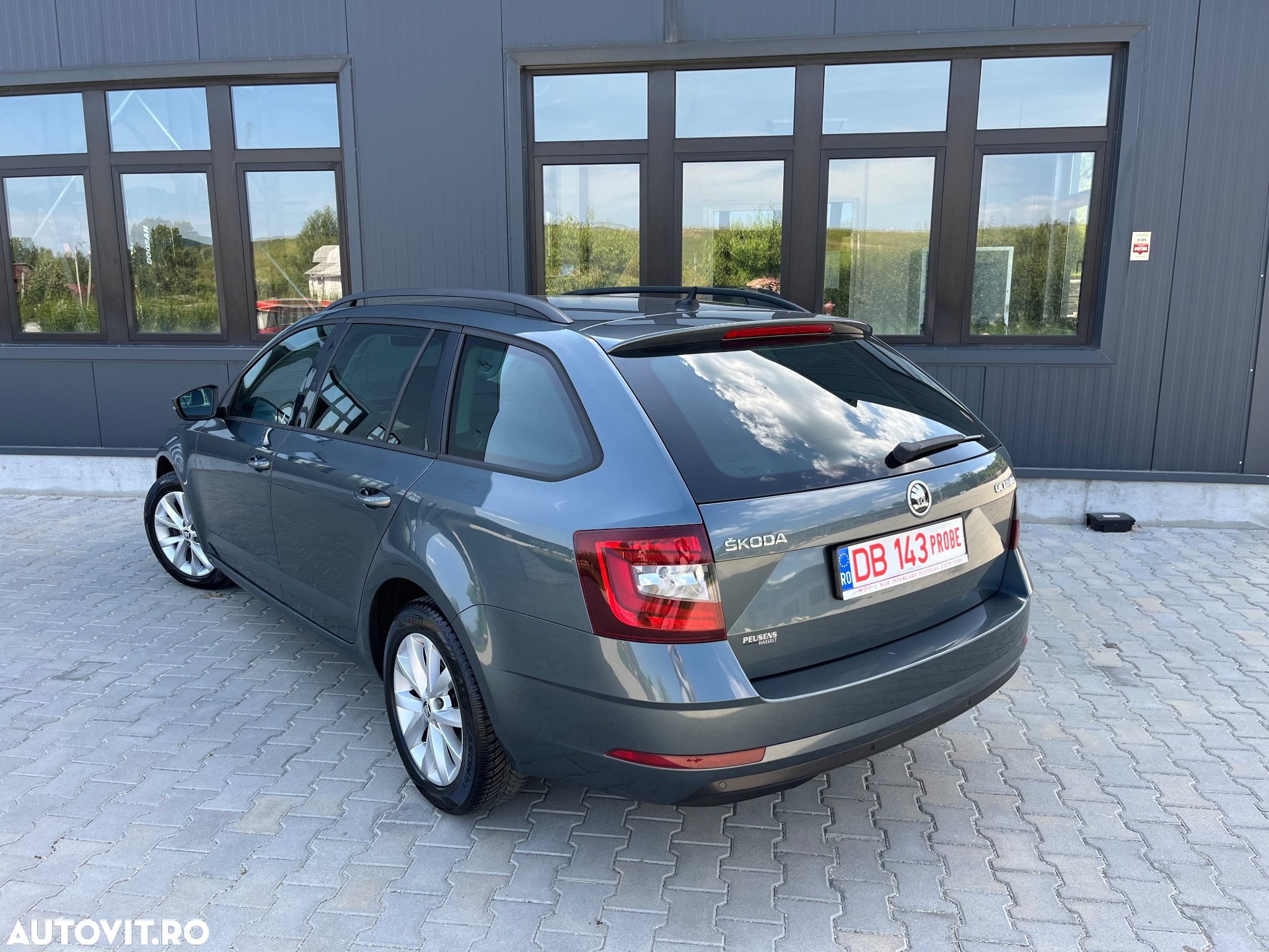 Skoda Octavia Combi 1.6 TDI DSG Clever - 3