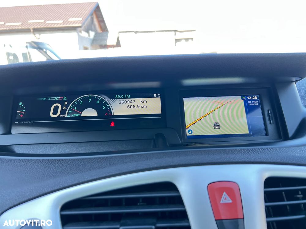 Renault Grand Scenic - 14