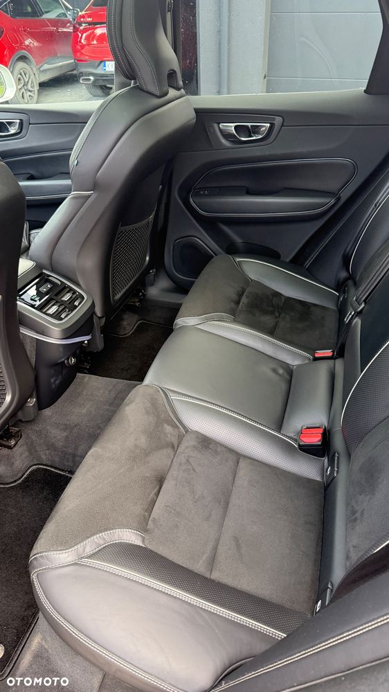 Volvo XC 60 D4 AWD R-Design - 10
