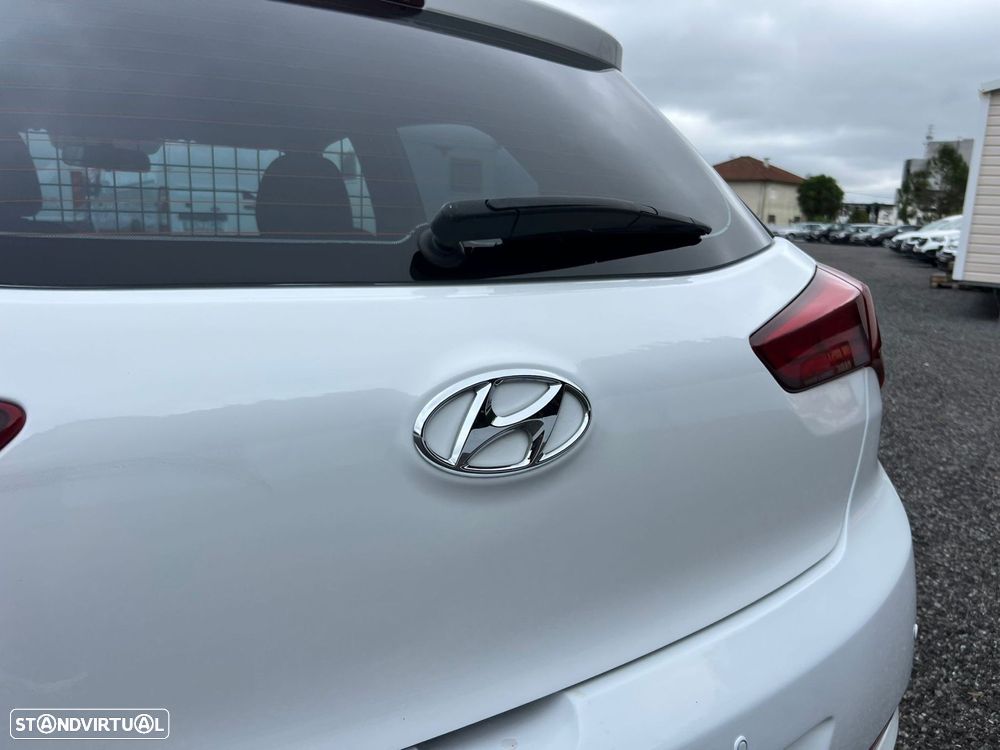 Hyundai i20 1.1 CRDi Urban - 18