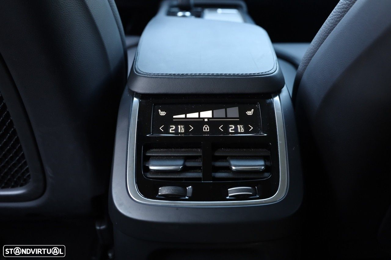 Volvo XC 90 2.0 T8 PHEV Plus Dark AWD - 28