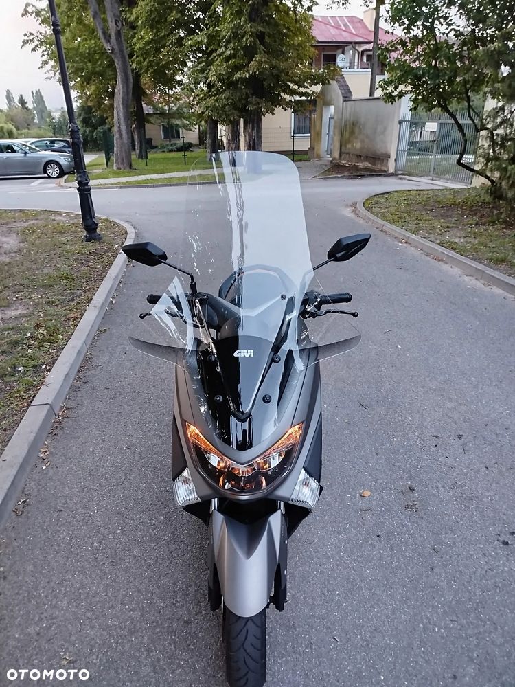 Yamaha NMAX - 11