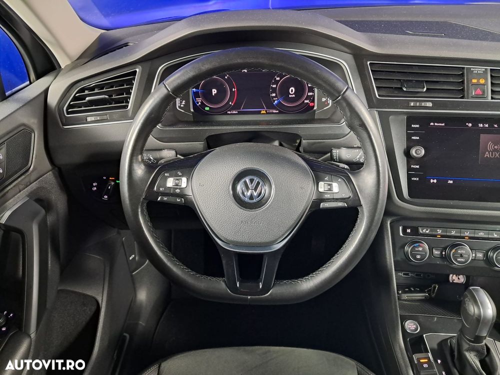 Volkswagen Tiguan - 12