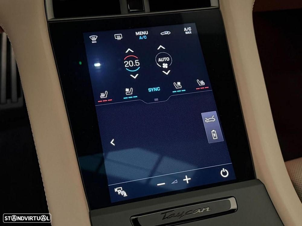 Porsche Taycan 4S - 33