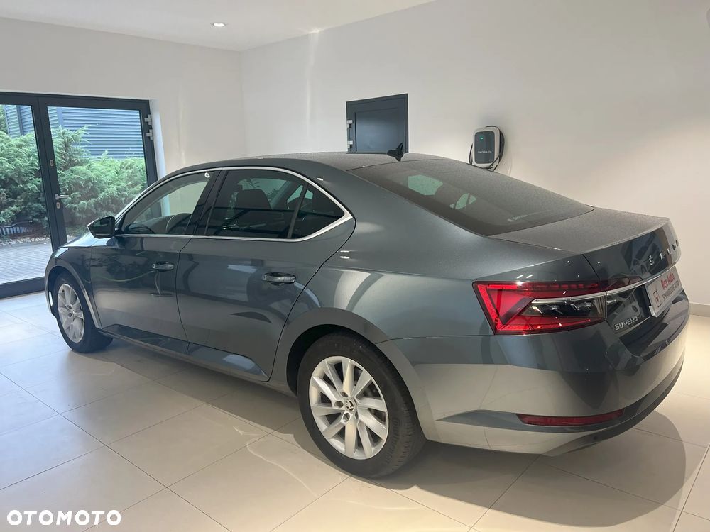 Skoda Superb 2.0 TDI SCR Style DSG - 8