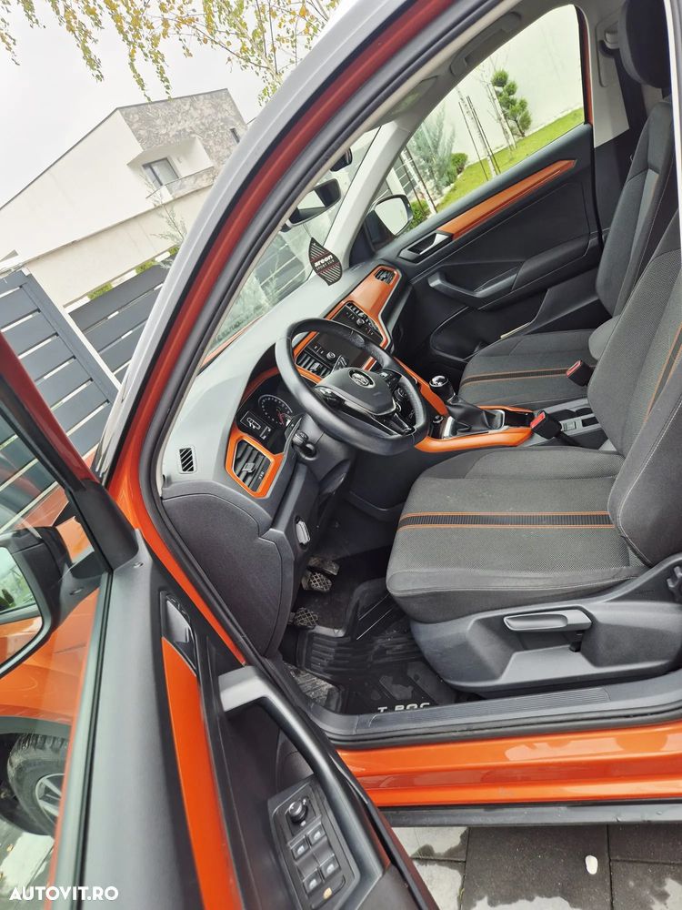 Volkswagen T-Roc - 7