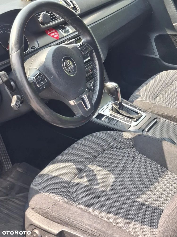 Volkswagen Passat 2.0 TDI DSG BlueMotion Technology Comfortline - 9