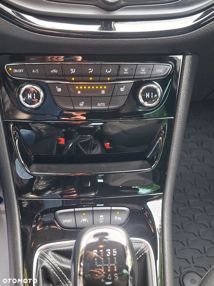 Opel Astra 1.4 Turbo Sports Tourer 120 Jahre - 19