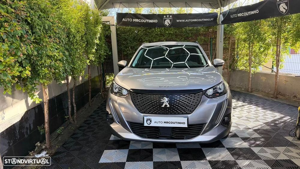 Peugeot 2008 1.2 PureTech Allure Pack - 4