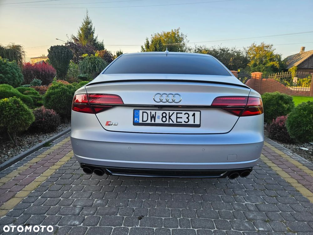 Audi S8 - 11