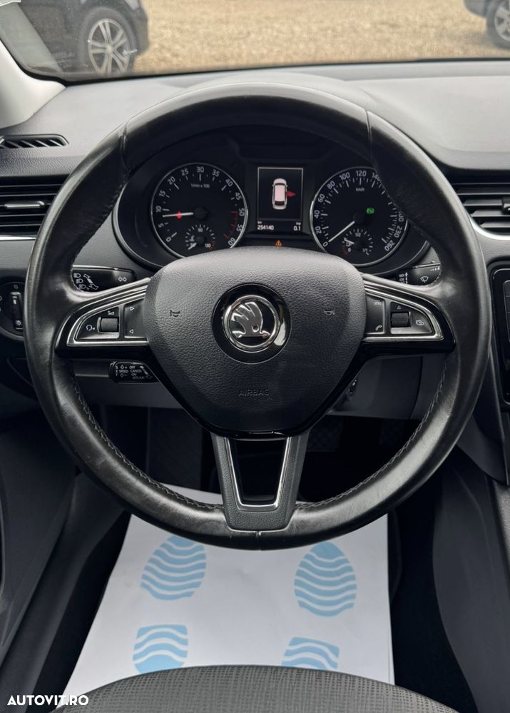Skoda Octavia 2.0 TDI DSG Style - 10