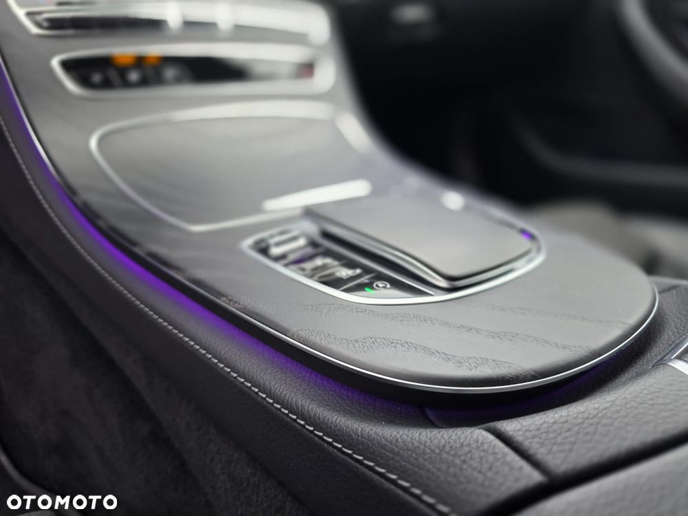 Mercedes-Benz Klasa E - 27