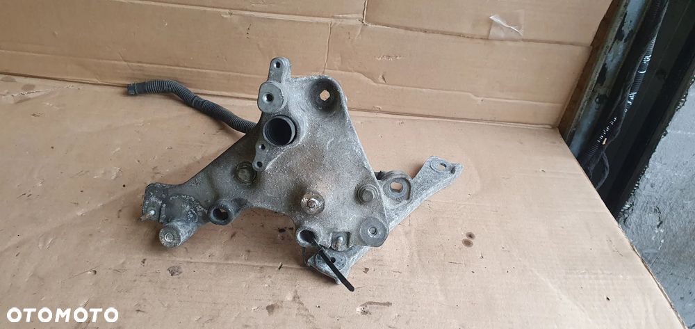 Łapa mocowanie wspornik silnika Renault Trafic III Vivaro B 1.6 DCI 244834609R - 5