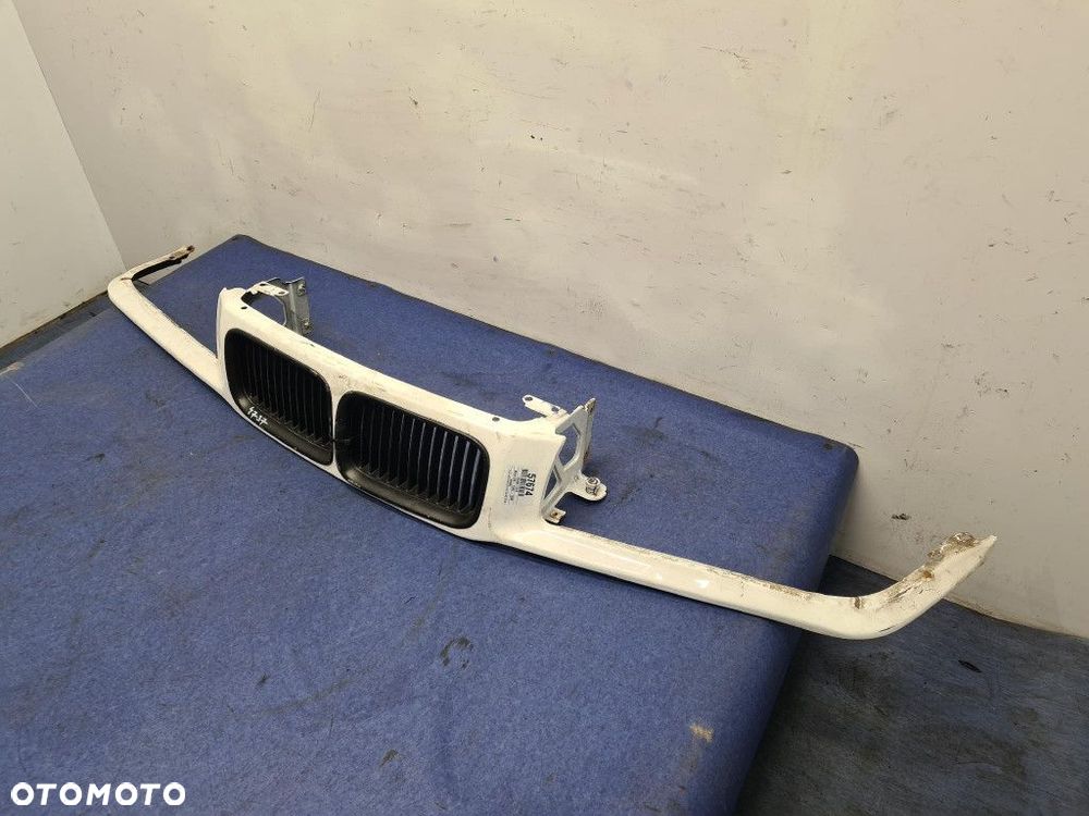 BMW 318 I E36 ATRAPA / GRILL - 6