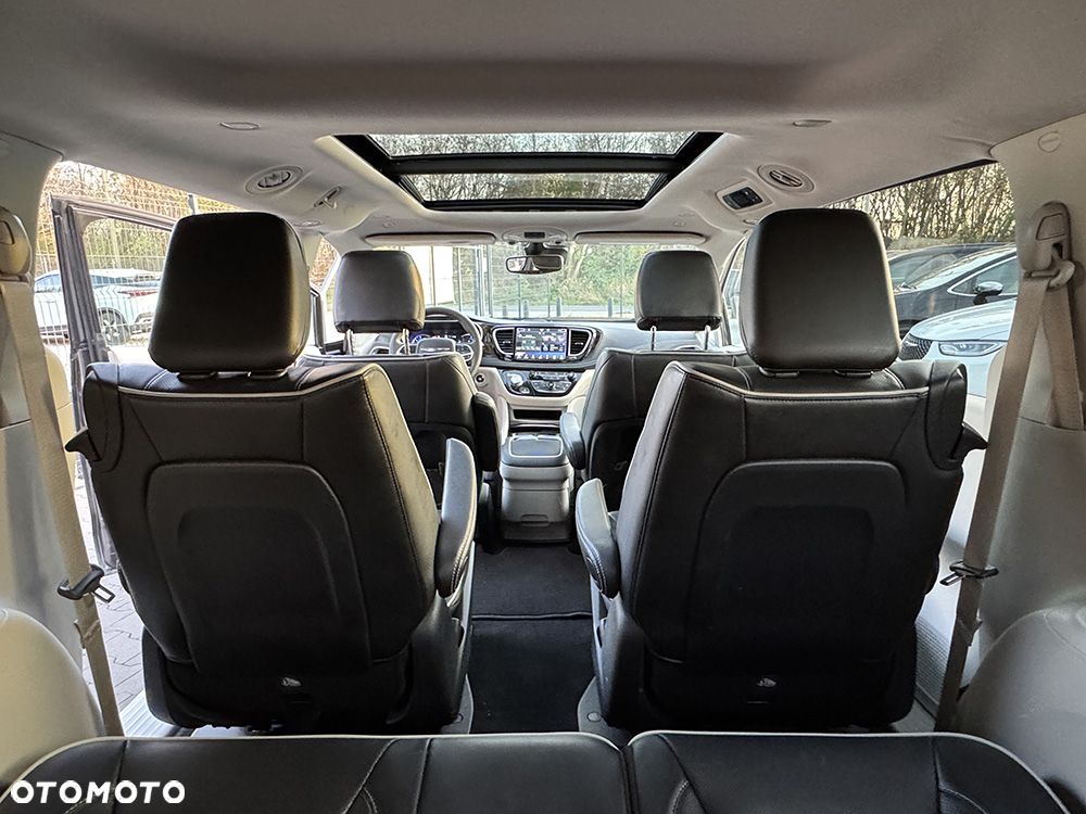 Chrysler Pacifica - 22